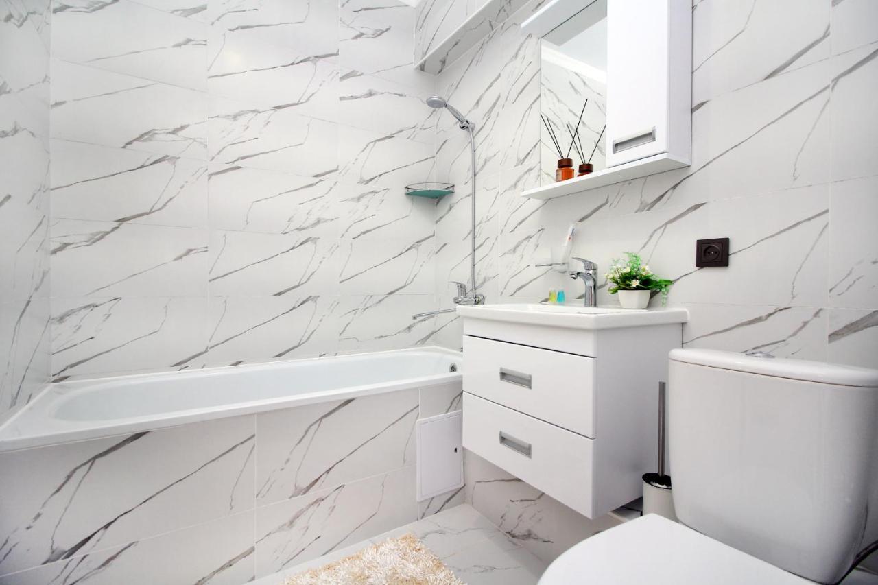 New And Cozy In The Area! 4 Apartment Almaty